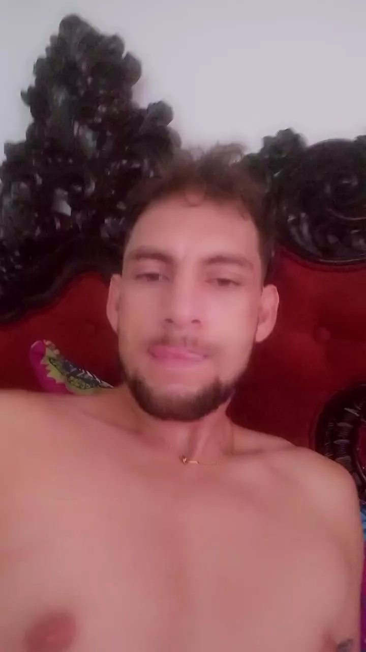 Offline CamiloLancret88 on Cam4