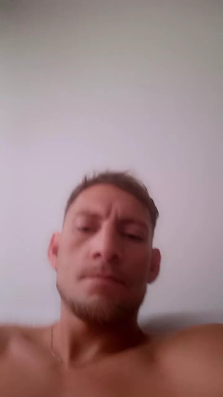 Offline CamiloLancret88 on Cam4