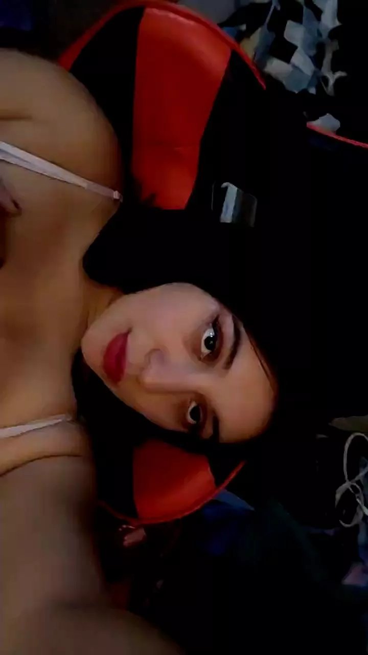 Offline Carolinaalg on Cam4