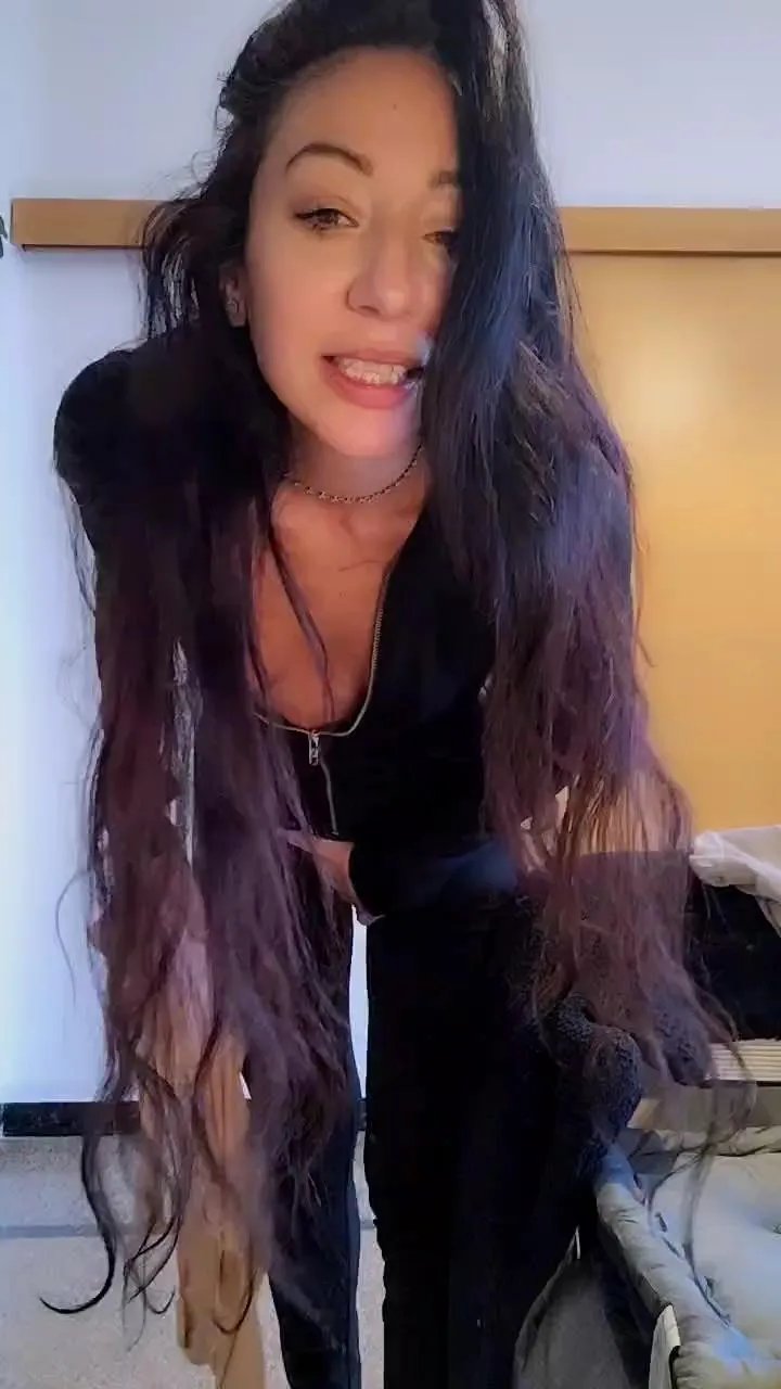 Offline GattaRossah on Cam4