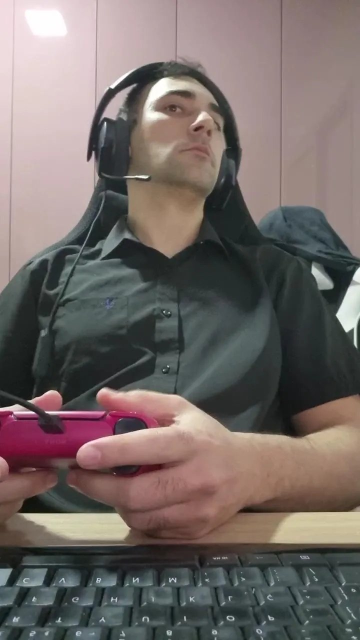 Offline LeoSorocaba34 on Cam4