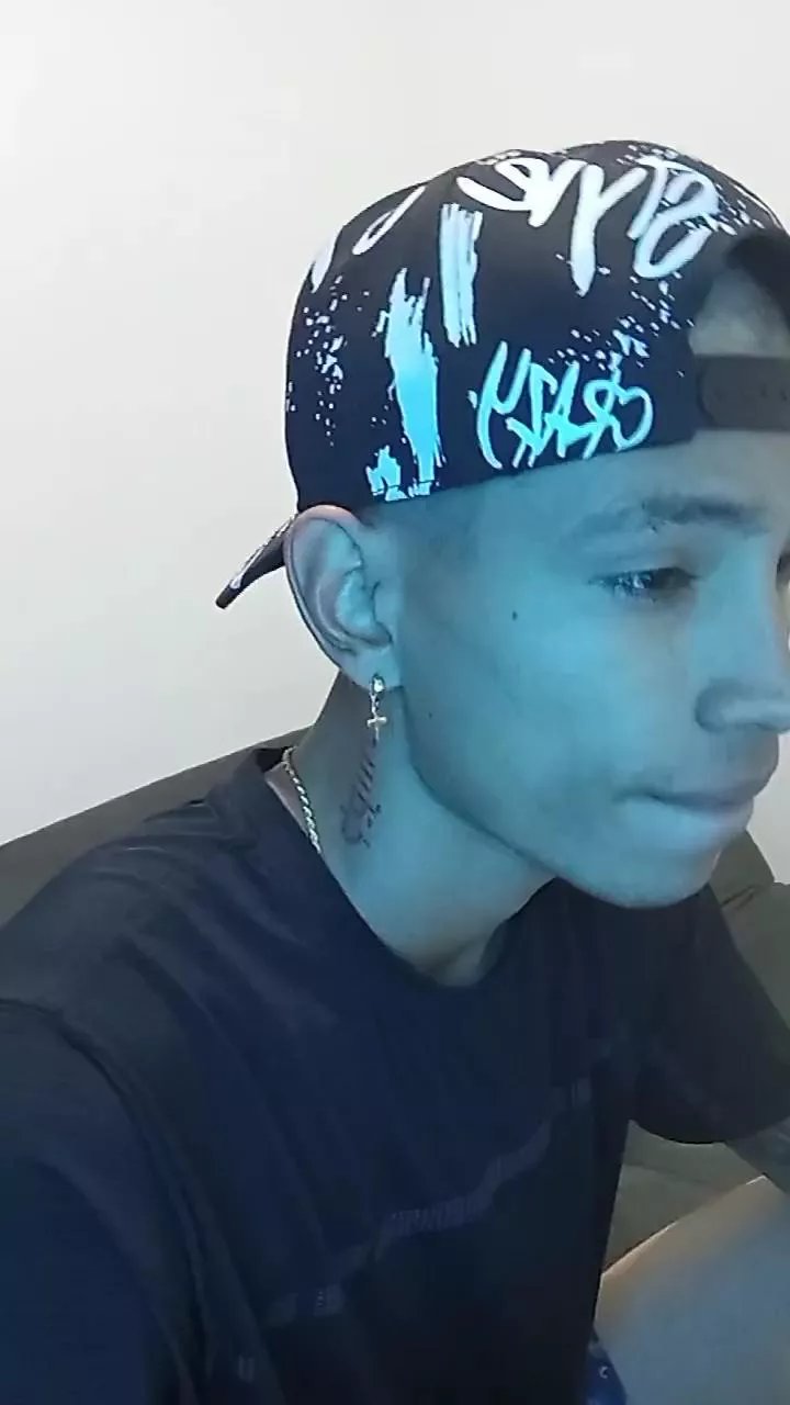 Offline MonkeyD_66 on Cam4