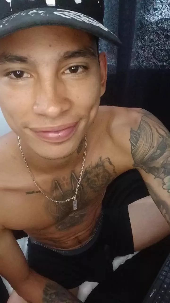 Offline MonkeyD_66 on Cam4