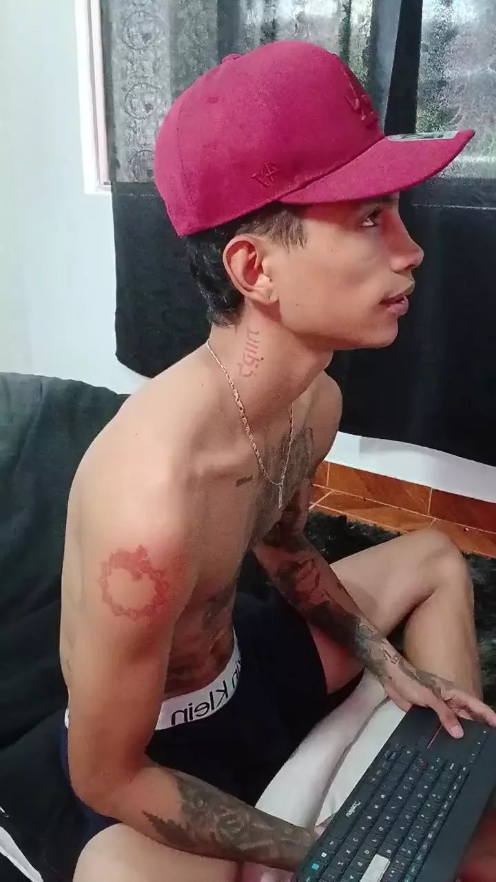 Offline MonkeyD_66 on Cam4