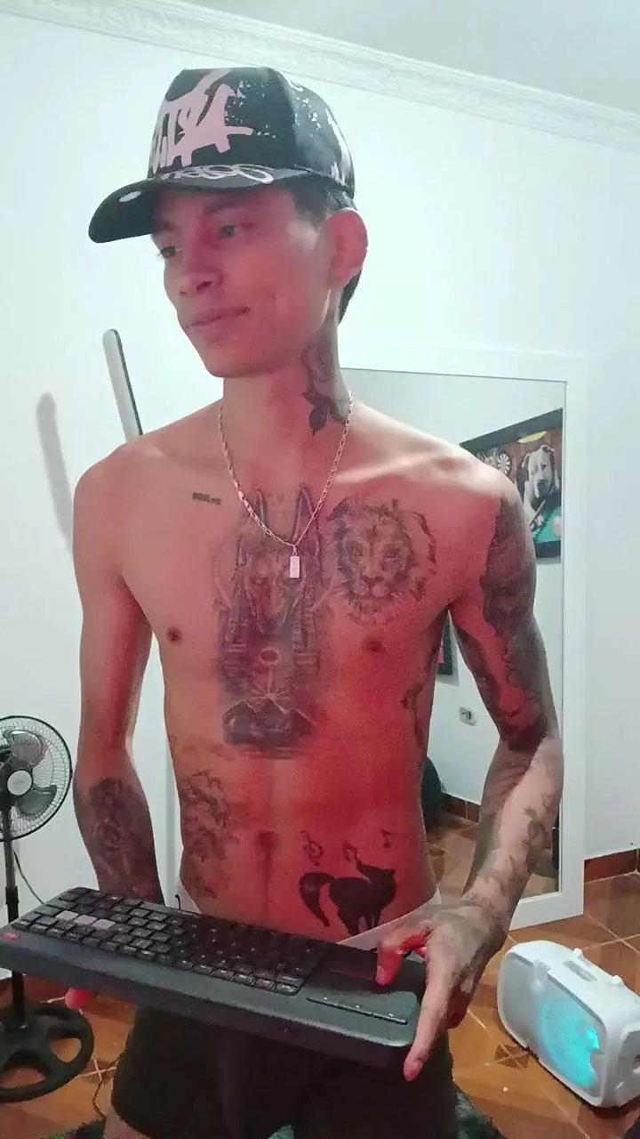 Offline MonkeyD_66 on Cam4