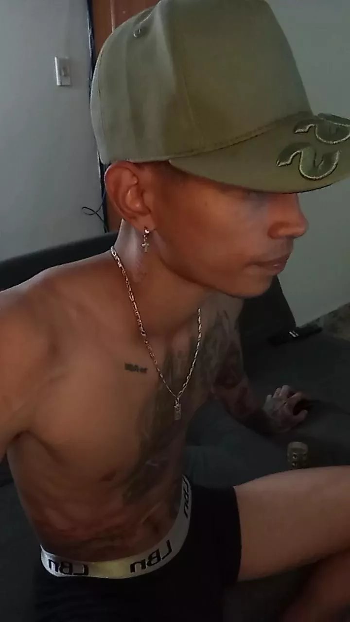 Offline MonkeyD_66 on Cam4