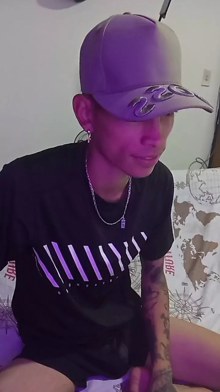 Offline MonkeyD_66 on Cam4