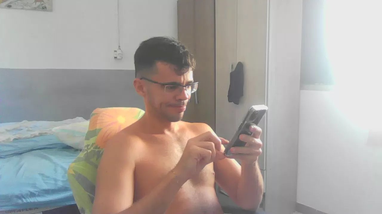 Offline pedrotopbig25 on Cam4