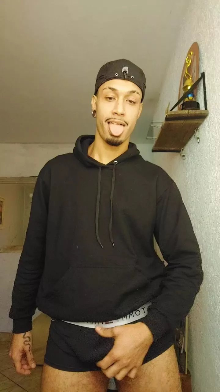 Offline tzprado2dk on Cam4