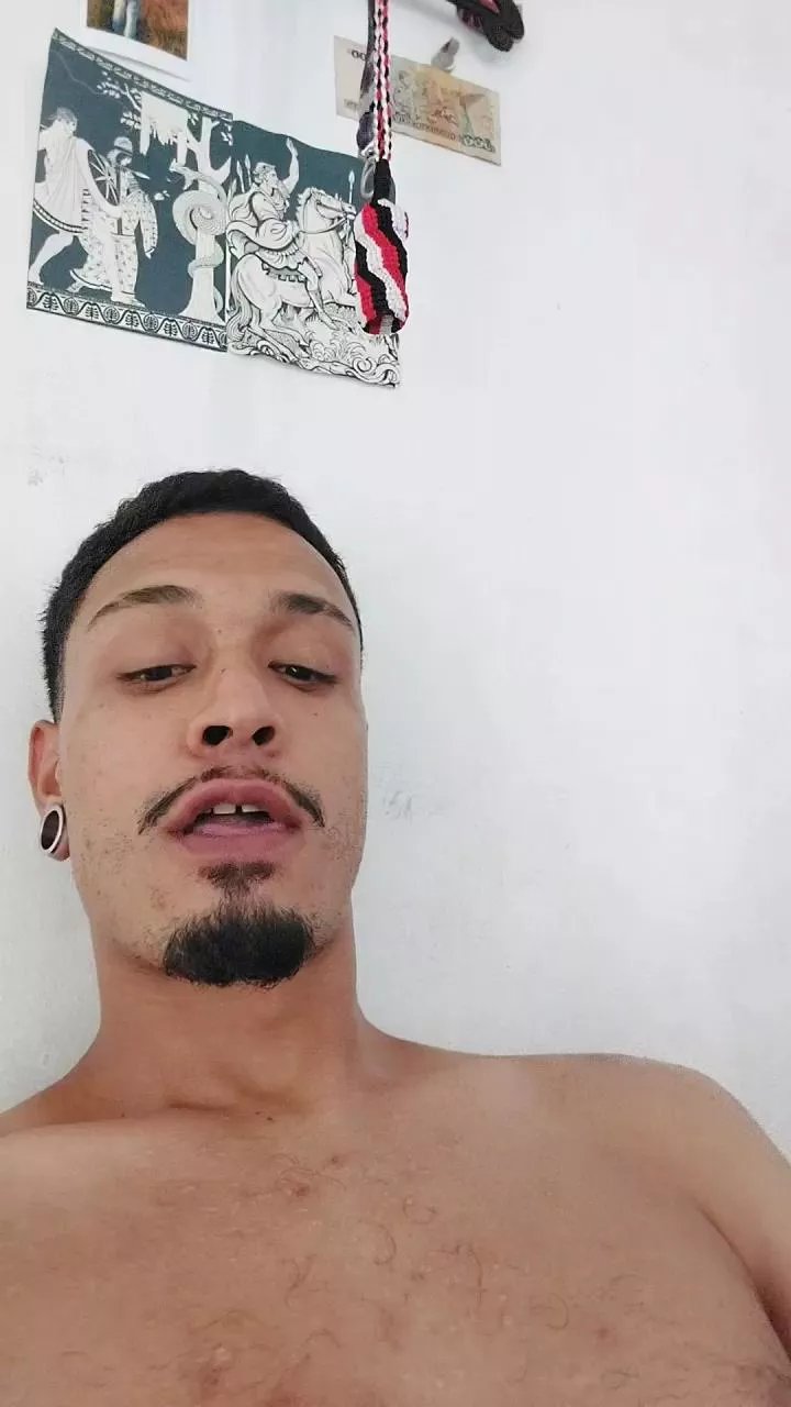 Offline tzprado2dk on Cam4