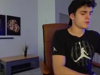 Offline brad_holloway on Flirt4Free