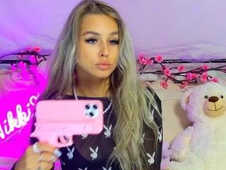 Private nikki_alman on Flirt4Free