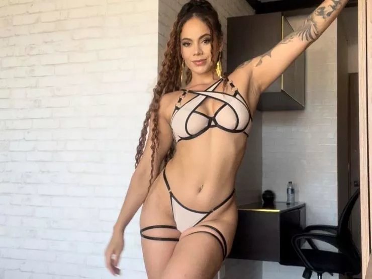 Offline DannaCurly on Streamate