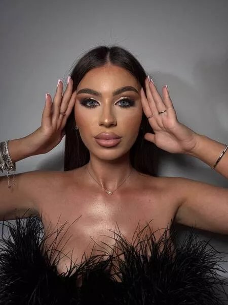 Offline RoseVanessa on Streamate