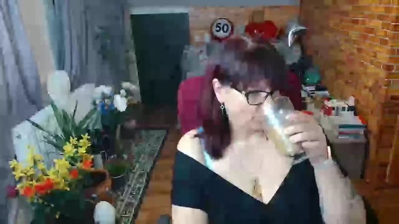 Offline hellen37 on Streamray