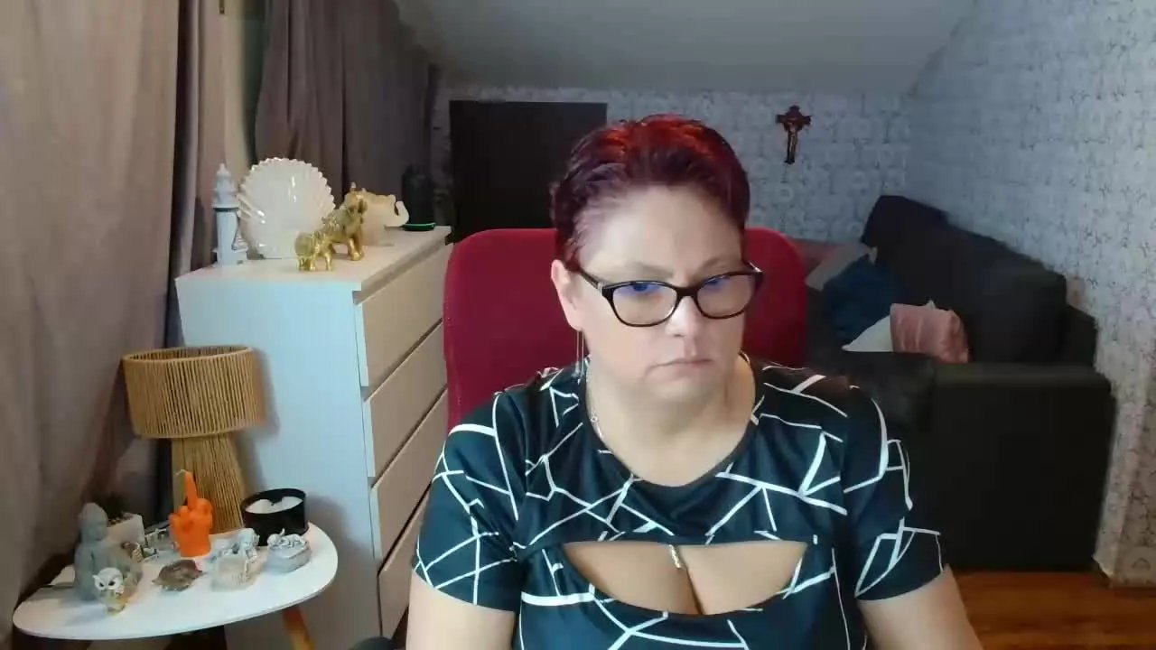 Offline hellen37 on Streamray