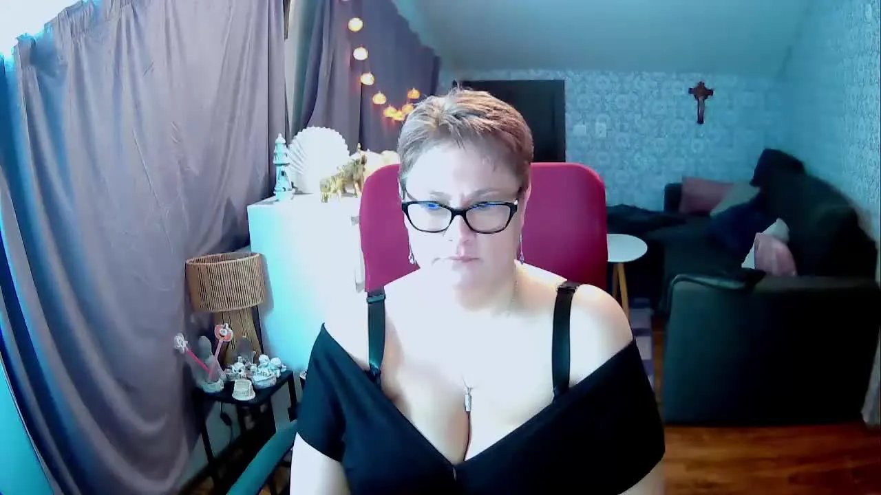 Offline hellen37 on Streamray