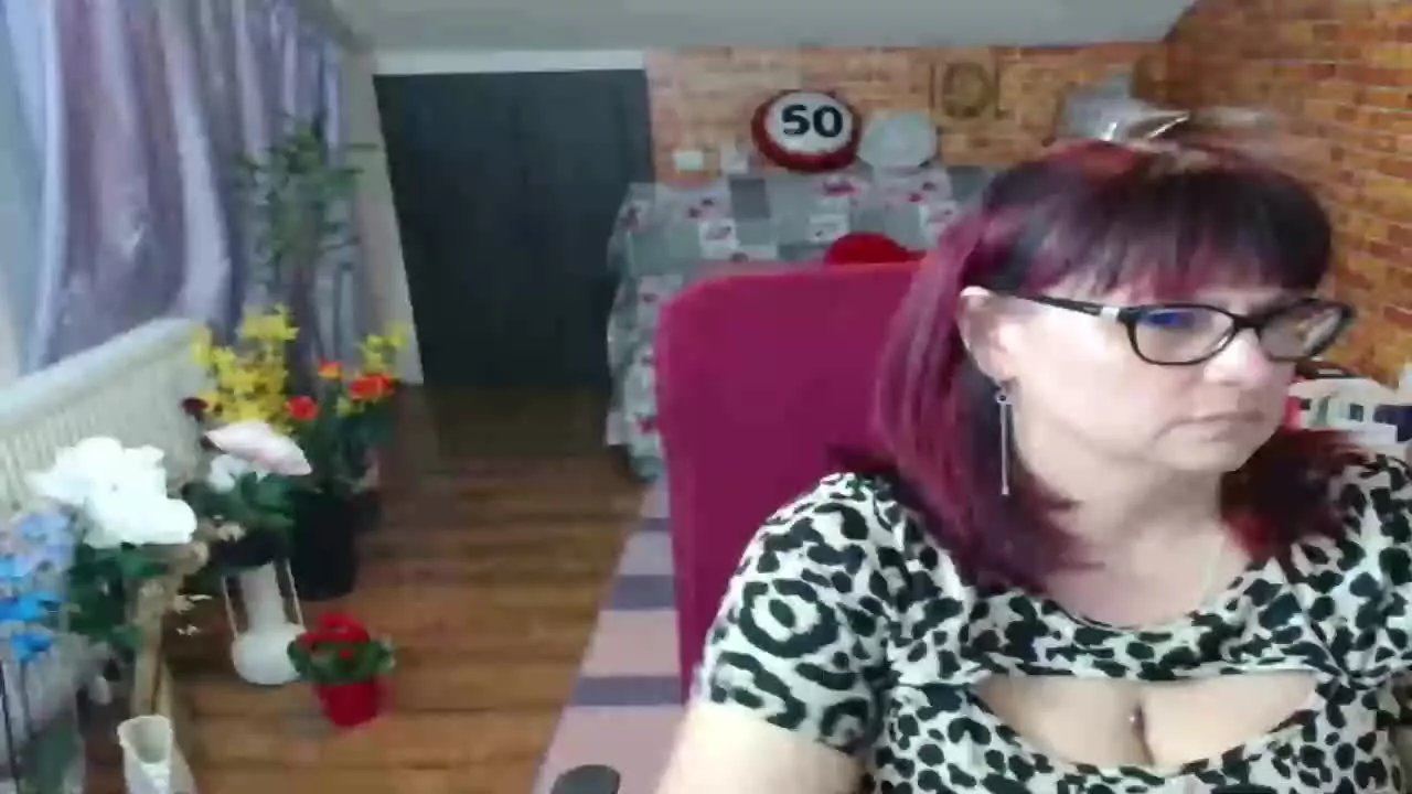 Offline hellen37 on Streamray