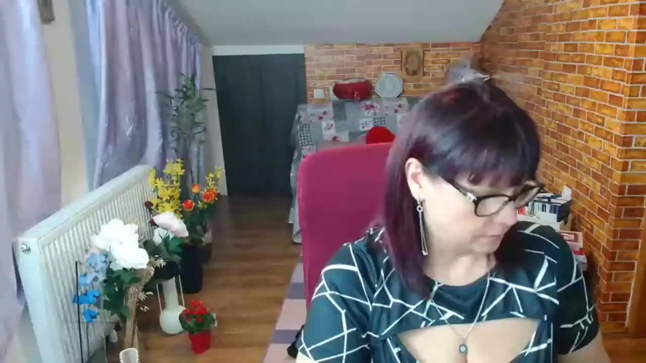 Offline hellen37 on Streamray