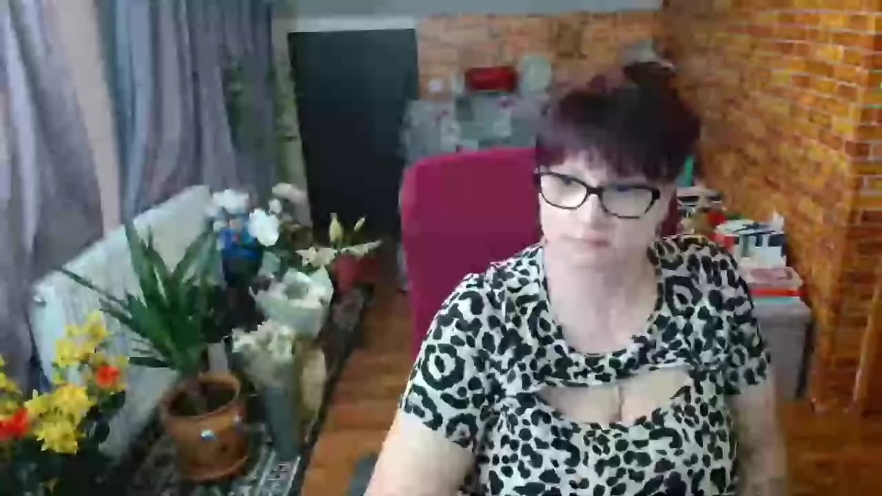 Offline hellen37 on Streamray