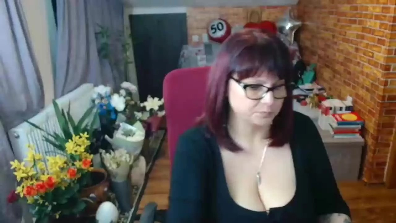 Offline hellen37 on Streamray