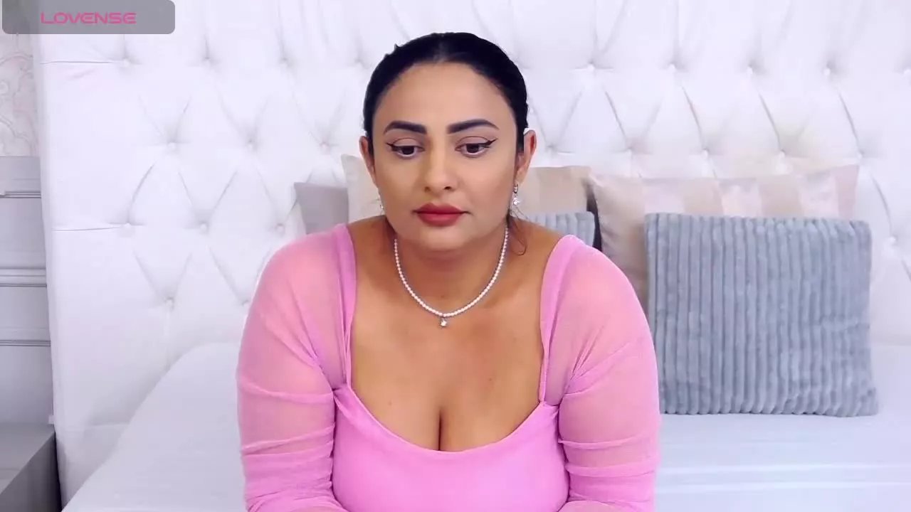 Offline ScarletBarnes on Streamray