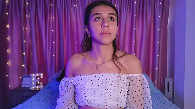 Freechat Emiily_Scott1 on StripChat